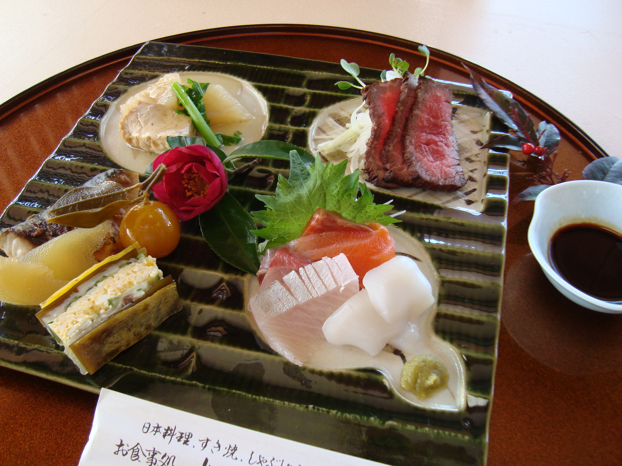 季節の3種と三田肉たたき